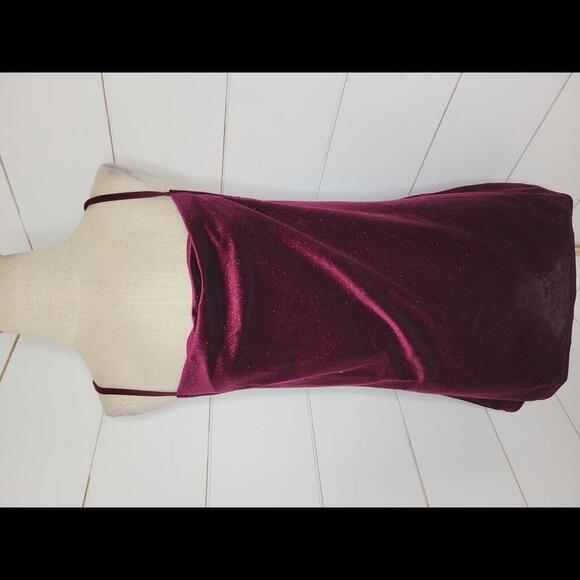 NWOT Boutique Blumin burgundy red stretchy velvet cowl neck tank - Picture 1 of 5